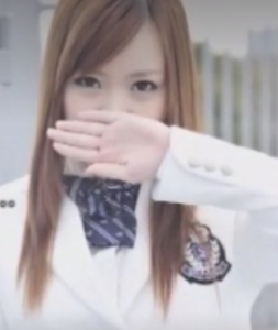 可愛い女子高生に保健室で足こきされるーいいすね❤