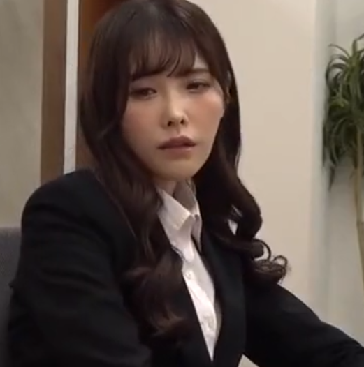 先輩ＯＬ美脚で後輩を誘惑❤我慢できないす❤