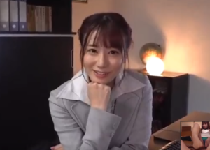 パンチラOLの誘惑❤美脚のあしこき❤