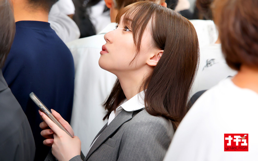 パンスト穴あけ指入れ羞恥でねっとり膣内をほじられ本気汁が滴るほど感じまくる美脚女3 美白デカ尻OL